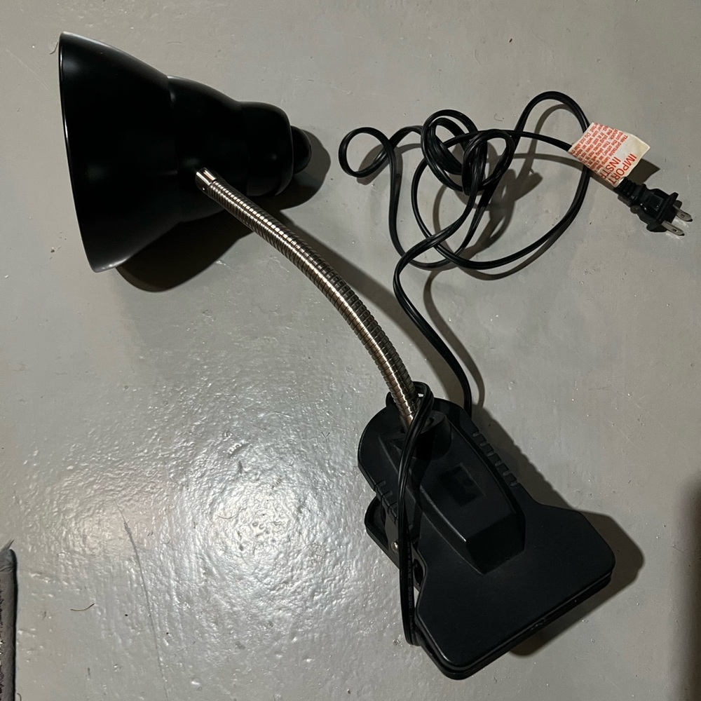 Clip on desk lamp
